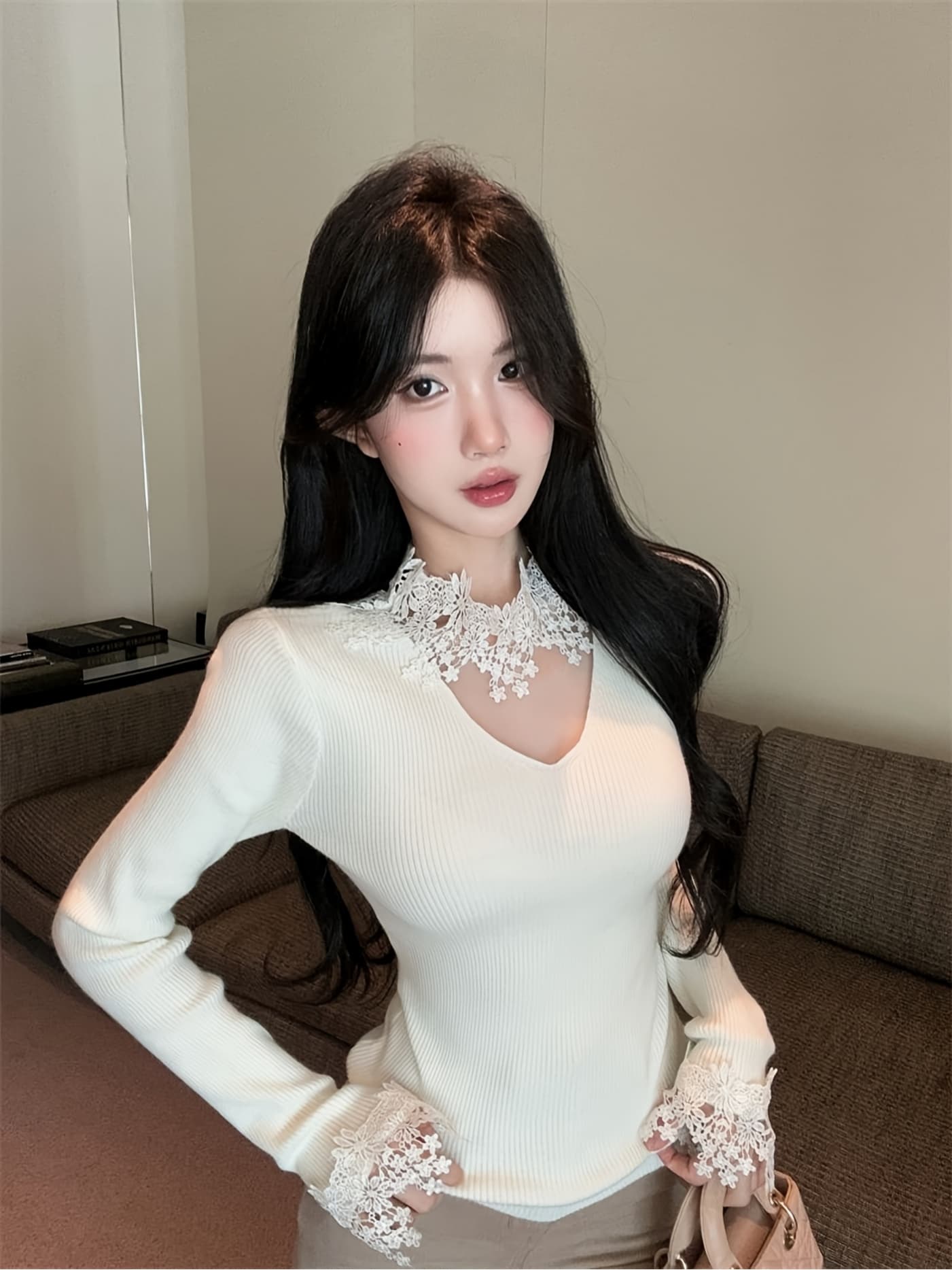 【全店30％OFF引き換え証】【青写真襟】カットソー レディース 長袖 スピード競技 襟付き添い人 Vのど首 トップス トップ ロンT プルオーバー 肌付き 重ね着 チュール メッシュ 透け感 シアー チョー鉄道車両風 刺しゅう 袖スピード競技 花柄 リブニット きつい 掏摸