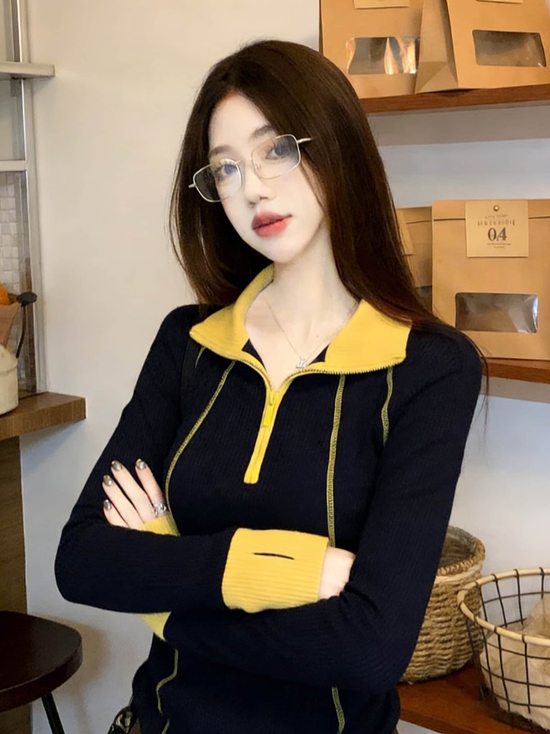 【全店30％OFF引き換え証】【ハーフジップ】編み物 スウェーター レディース トップス バイ色合い 色彩設計 襟付き添い人 リブニット きつい か細い ティーシャツ 長袖 伸縮性 伸ばすこと 填まる 細押し出し 着痩せ 体型押しかぶせる 韓国流行り物 成年者好いたらしい 春
