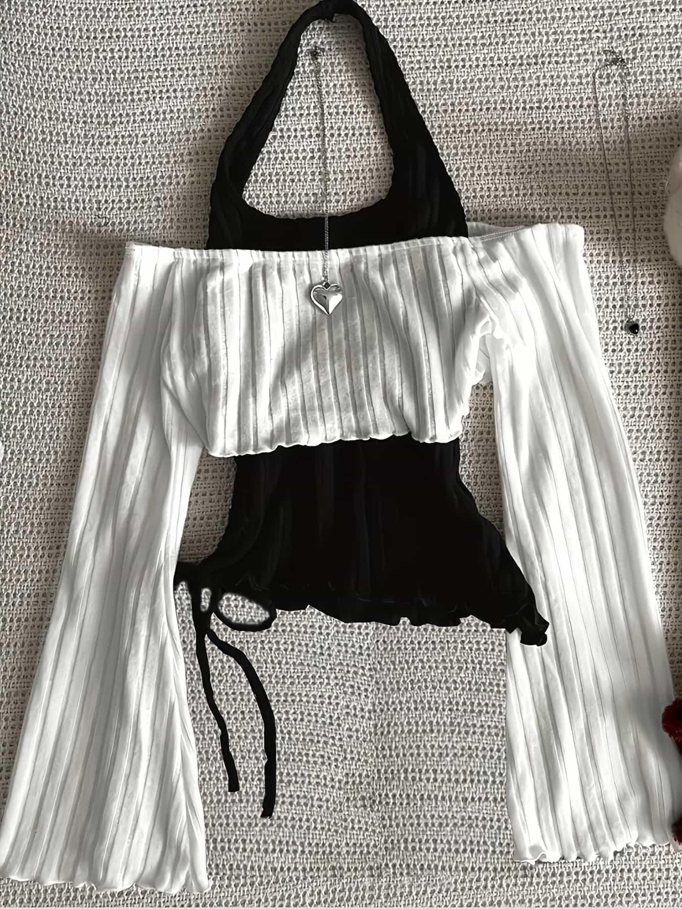【今日このごろ押さえる、超買得30％OFF引き換え証、2度潮どき皆無】【花の冠yd風】Ｔシャツ レディース 長袖 カットソー ホルターネック オフショル 呼びりん衣袂 お嬢さん服 仕掛地雷系 Ｙ２Ｋ 韓国 流行り物 表どおり 重ね着風 トップス バイ色つや モノ