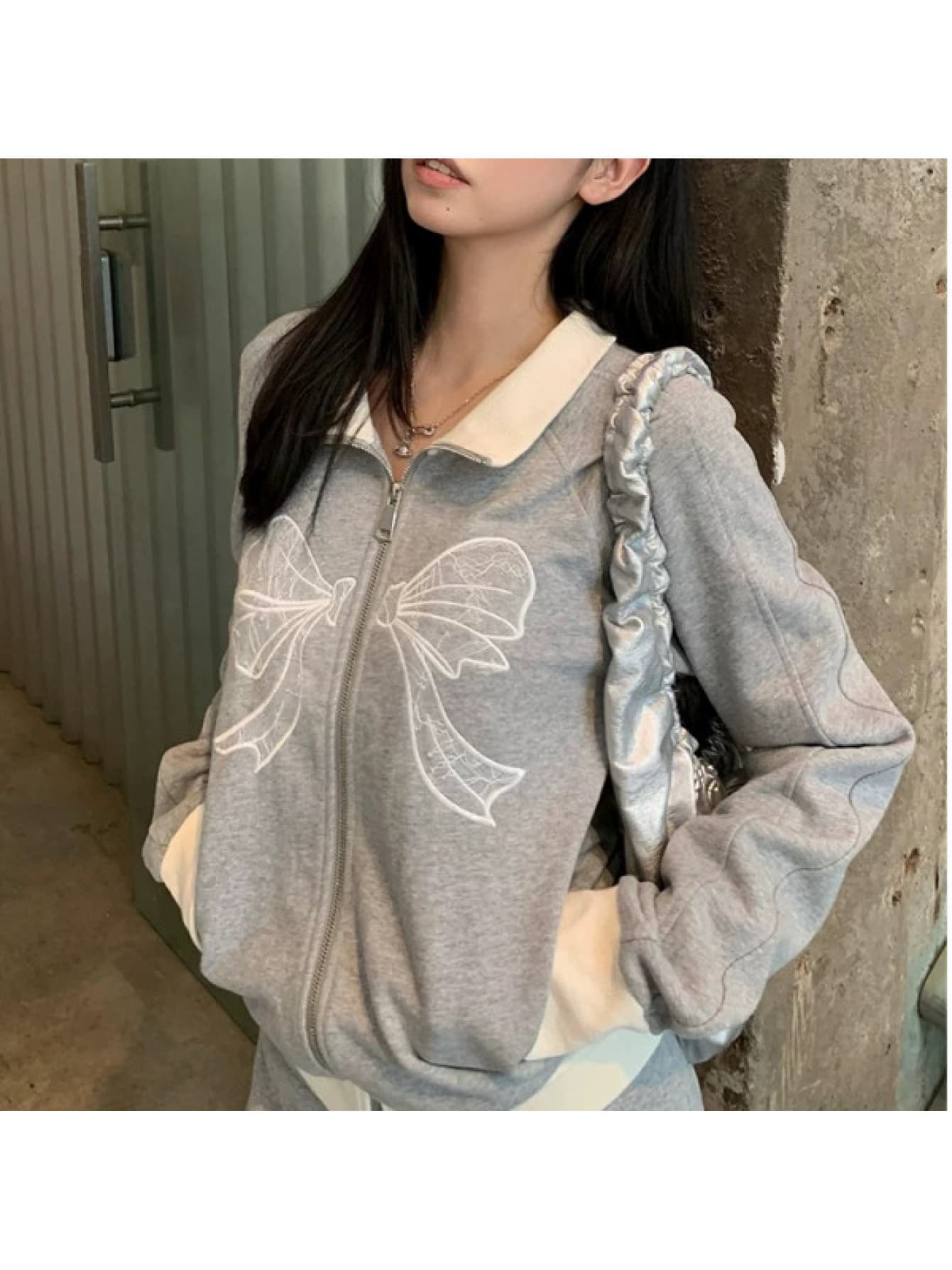 【全店30％OFF引き換え証があり】【シュロの葉刺しゅう】 パーカー レディース ジップアップ 汗水 襟付き添い人 色彩設計 調教師 アウター 上衣 羽織り 長袖 ビッグ影ぼうし 厚地の外套大きさ ゆったり トップス 立ち襟 照明ランプ色合い リボンモチー