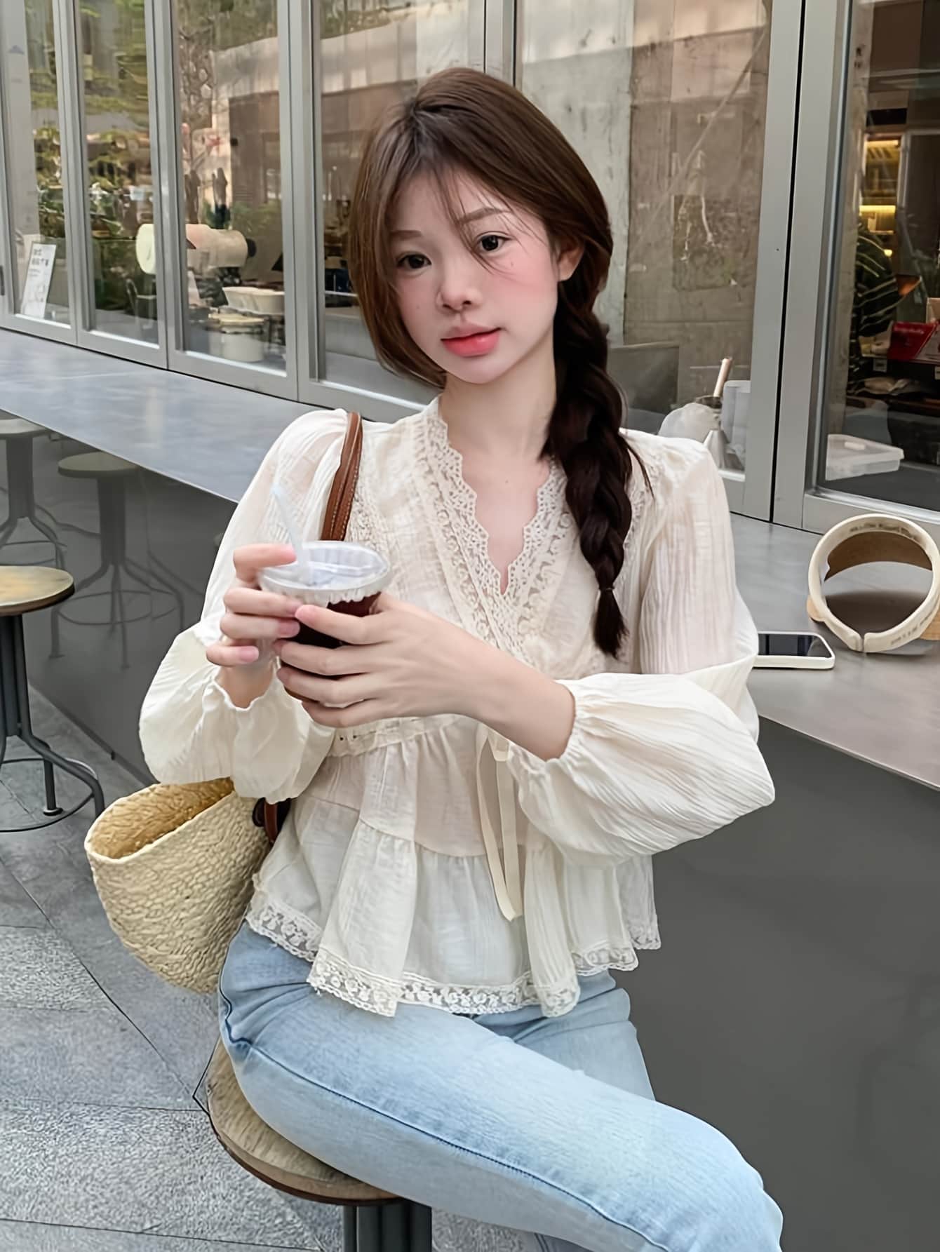 【全店通用25％OFFクーポン】【大人可愛い】 ブラウス レディース 長袖 レース シアーシャツ トップス チュニック Vネック バルーンスリーブ ボリューム袖 ウエストマーク リボン ペプラム 切り替え 体型カバー 二の腕カバー 着痩せ 細見え 華｜大森麗萱