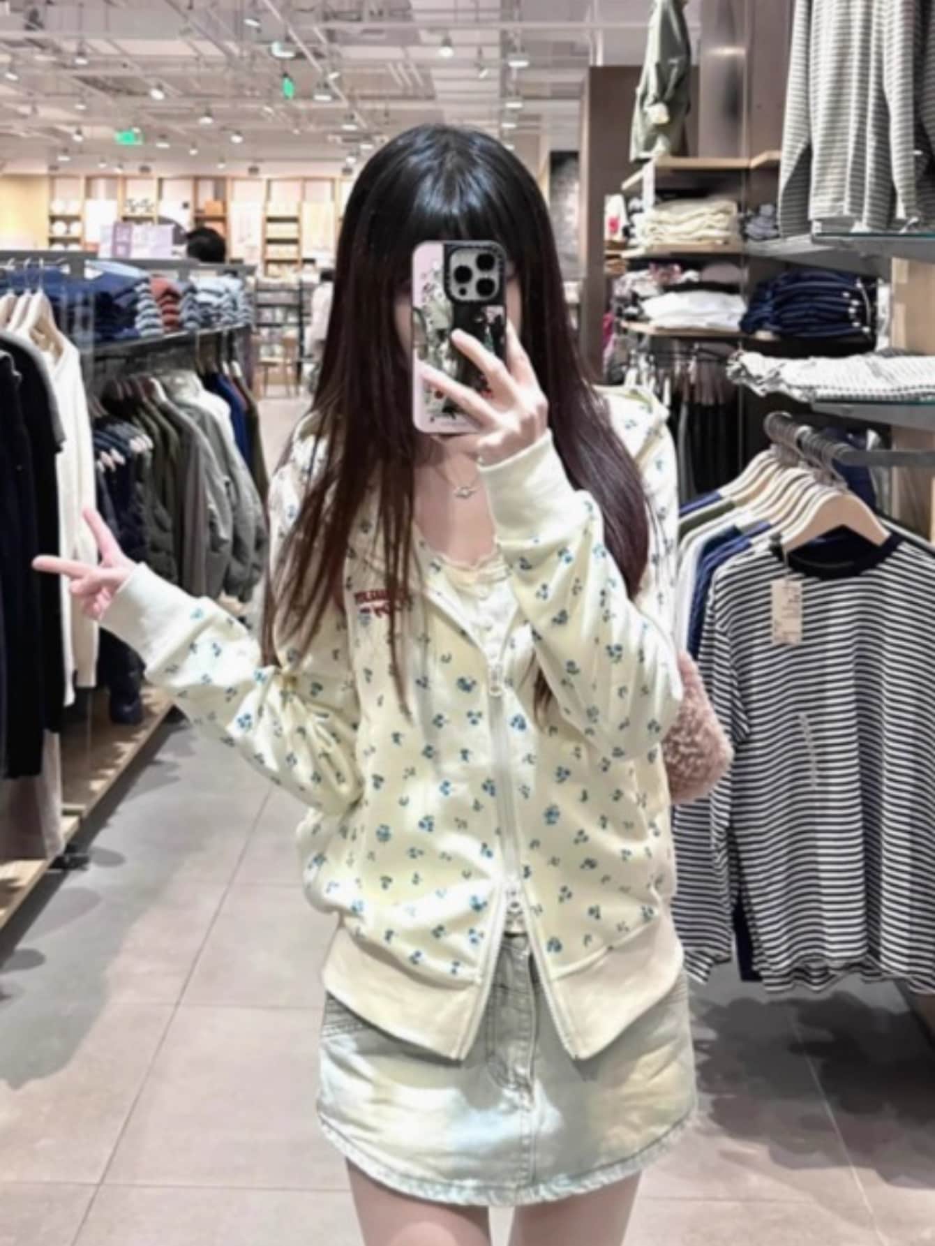【全店30％OFF引き換え証があり】【成年者好いたらしい】 パーカー レディース ジップアップ 小花柄 フーディー 汗水 調教師 トップス 前食い違い 羽織り 長袖 ゆるっと 厚地の外套大きさ ゆったり 体型押しかぶせる 着痩せ レトロ ヴィンテージ風 亜米利加