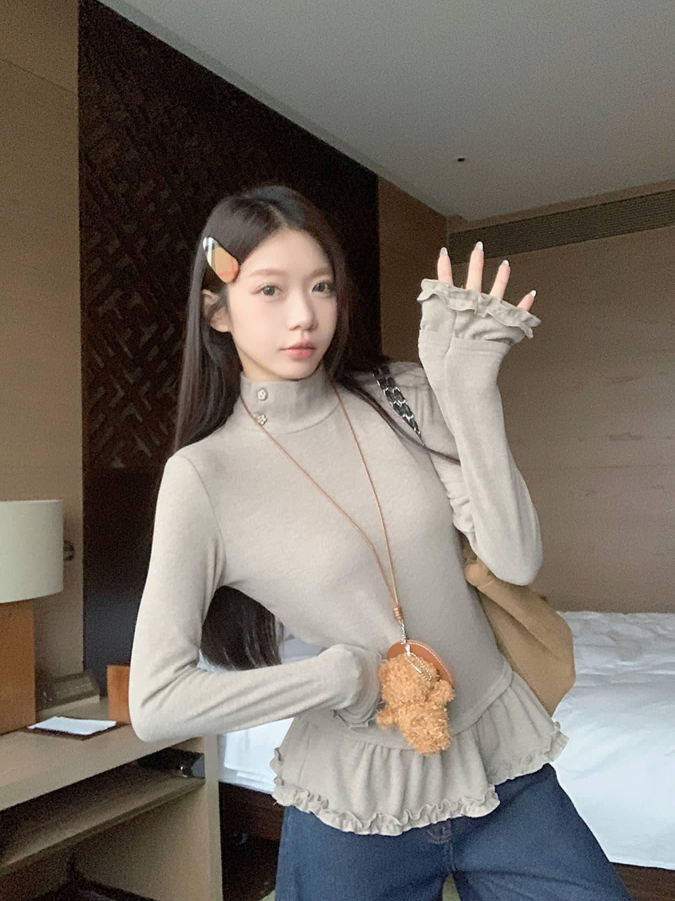 【全店30％OFF引き換え証】【花の冠ydに至適】ハイネックカットソーレディース長袖肌付き裾フリルメロー産業トップスロンT無地タートルネックボトルネック起毛感あったか生あたたかいパステル色の伸縮性伸ばすこと重ね着襟元名取り草成年者好いたらしいおしゃれきれいめカジュアルオ