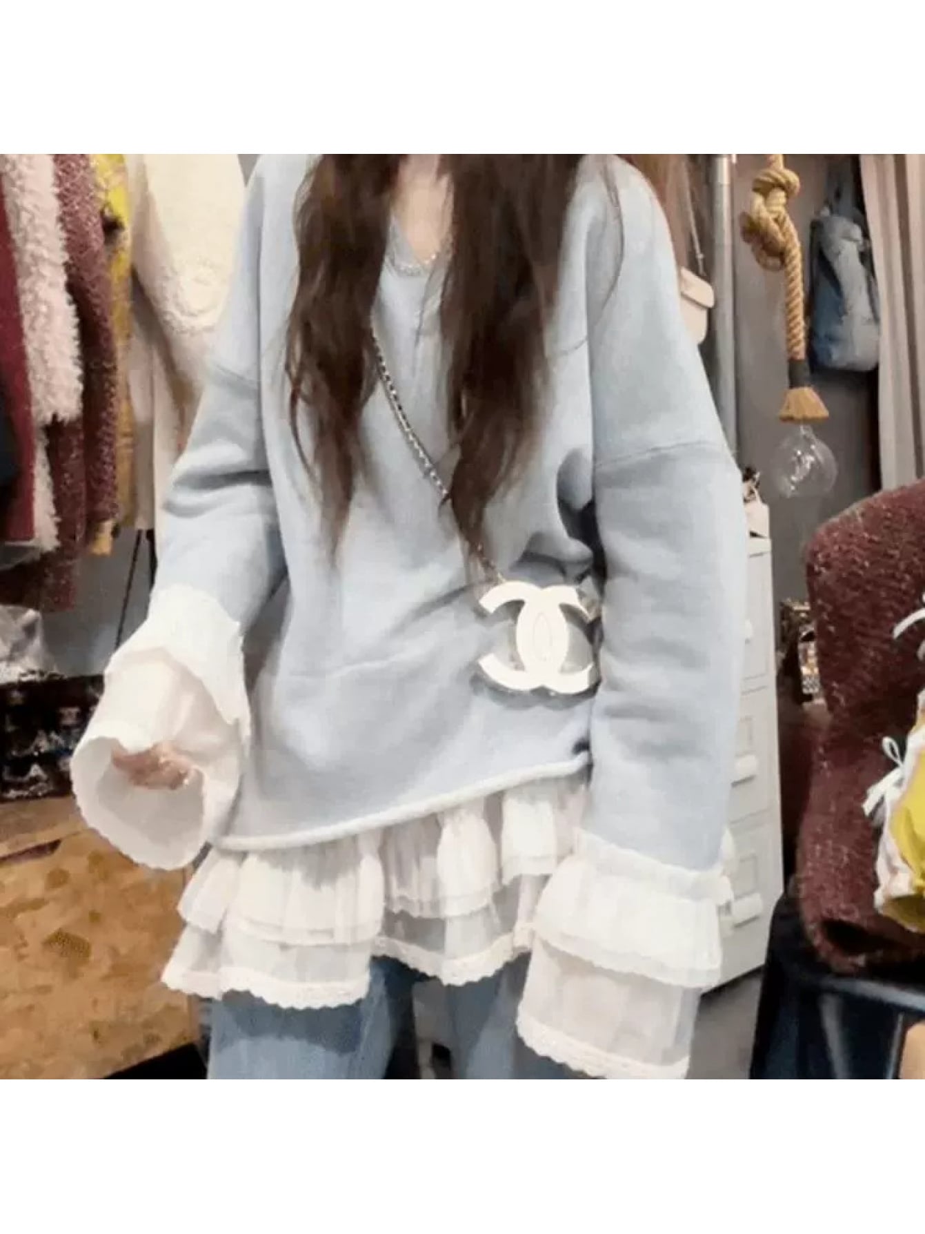 【今日このごろ押さえる、超買得30％OFF引き換え証、2度潮どき皆無】【うつり変わりフラウンス】 表着 トップ レディース 汗水 うつり変わり 調教師 長袖 フラウンス 重ね着風 花の冠yd トップス Vのど首 ティアード トップ プルオーバー ティーシャツ 体型取りまかなう