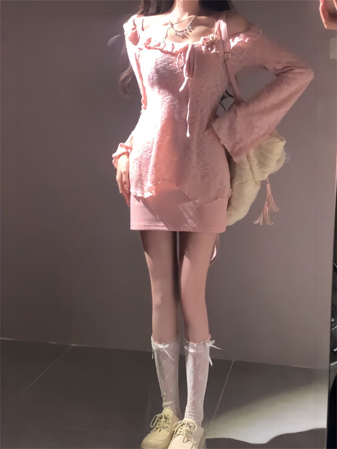 【全店通用25％OFFクーポン】セットアップ レディース レース ワンピース ミニ丈 2点セット トップス タイトスカート 長袖 肩出し オープンショルダー リボン フリル 膝上 チュニック ワンピ 大人可愛い 地雷系 量産｜大森麗萱