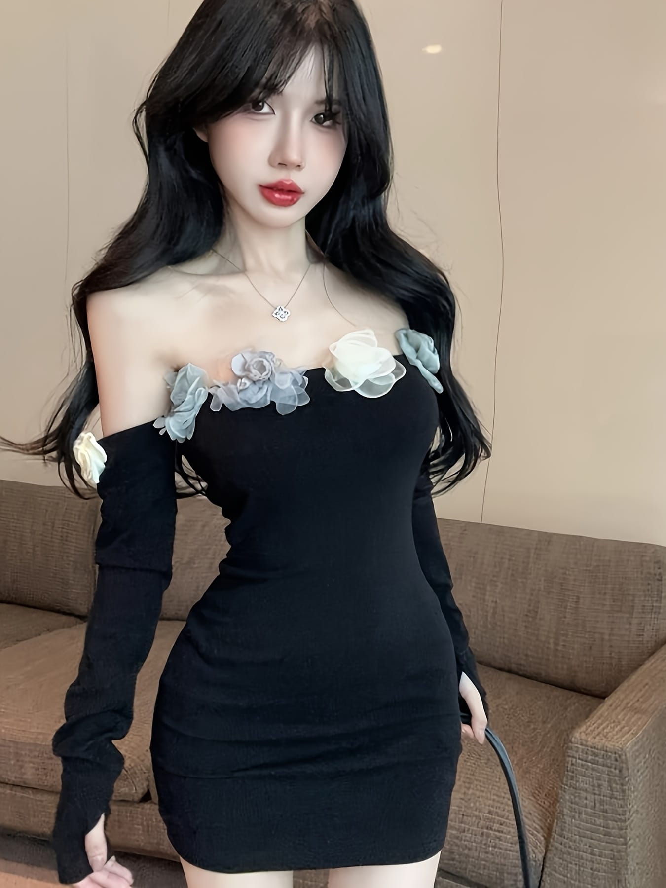 【全店30％OFF引き換え証】オフショルダー 衣装 ミニ きつい 立体 御花 3D主題 花飾りつけ 肩出し 長袖 ボディコン お召しもの 上衣 艶っぽい 御嬢さん 成年者好いたらしい 着痩せ 細押し出し 表現スタイル引きあげる 二次会 寄りあい キャバ お呼ば