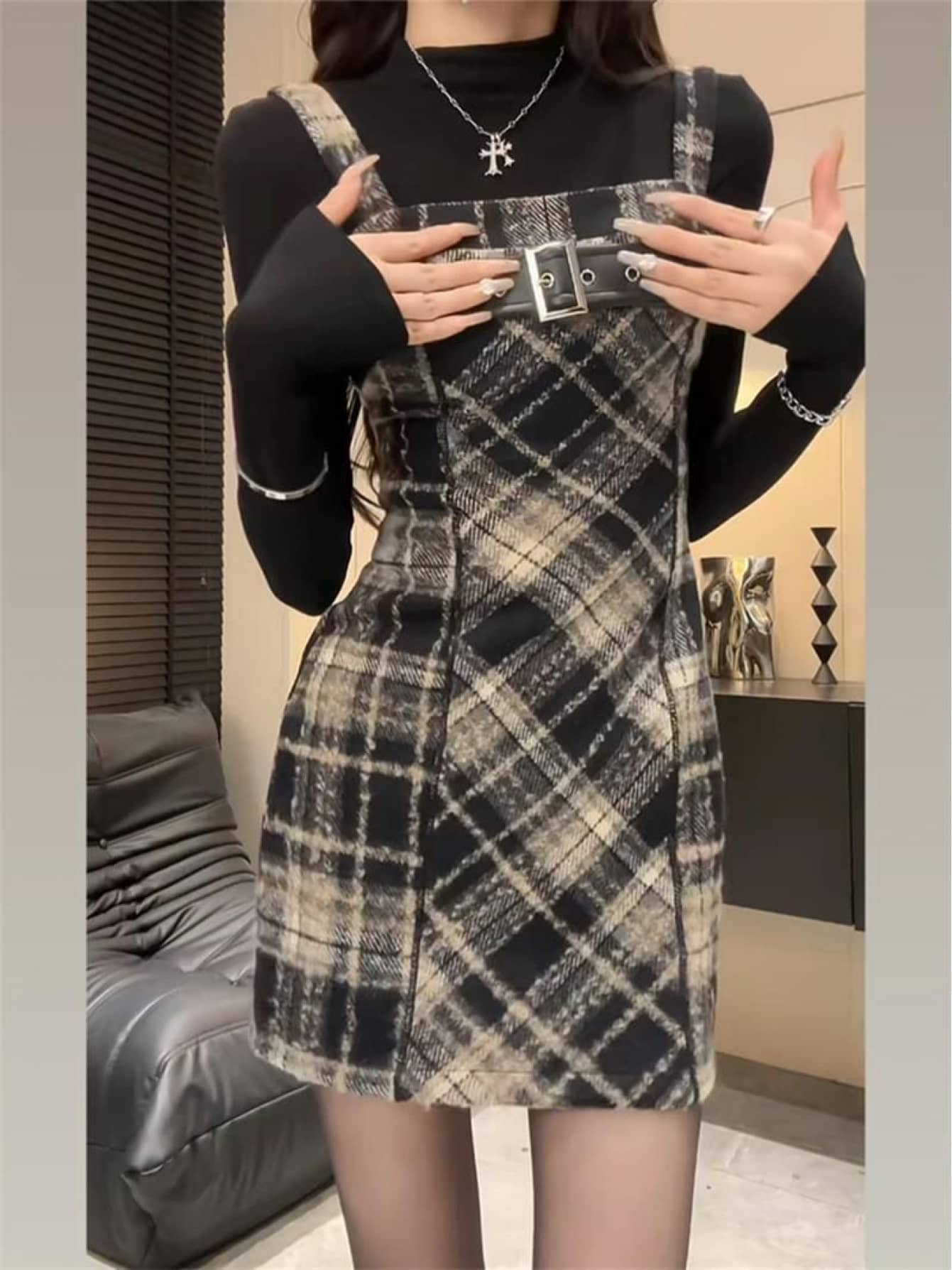 【全店30％OFF引き換え証】前掛けスコート 読み合わせる柄 レディース ミニ 衣装 きつい キャミワンピース サロペットスカート 膝上 胴締め レトロ ノースリーブ 重ね着 成年者好いたらしい 韓国 流行り物 好いたらしいめ 秋冬 冬服 秋服 朦々たる 着痩