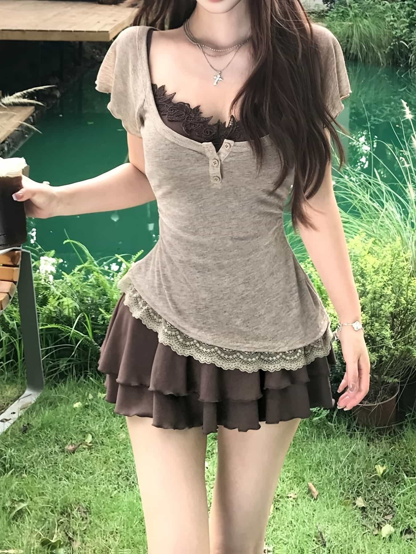 【全店30％OFF引き換え証】セットアップ レディース 2点仕掛ける ティアードスカート ミニスカート スピード競技 ビスチェ 重ね着風 裾スピード競技 半袖 トップス カットソー ミニ丈 衣装風 成年者好いたらしい ガーリー 艶っぽい 韓国流行り物 y2k 着痩