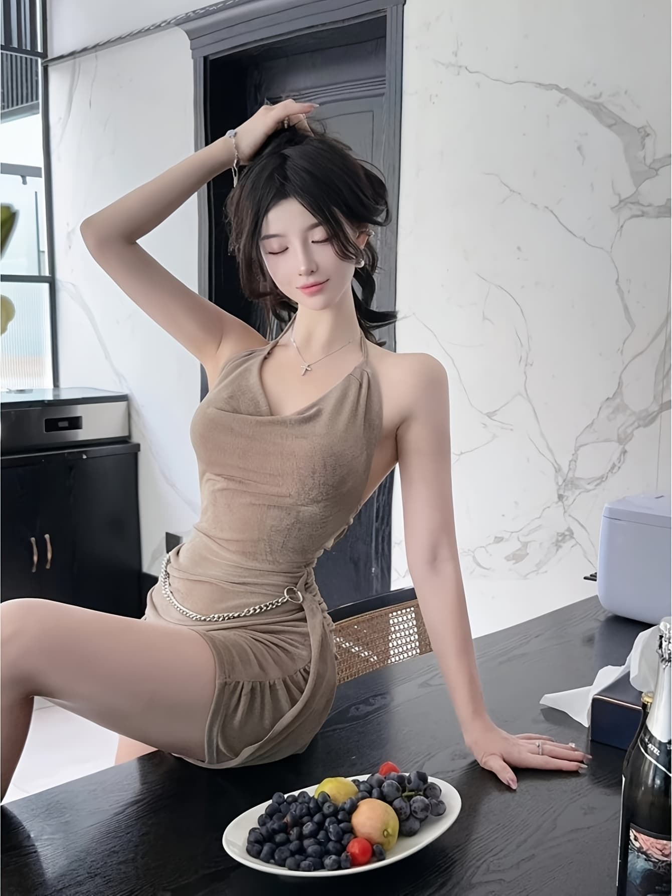 【全店通用25％OFFクーポン】【セクシーワンピ】 ワンピース レディース ホルターネック ドレープネック タイト ミニワンピース ボディコン 背中あき バックレス ノースリーブ キャバドレス ギャル 韓国 ファッション 大人可愛い 無地 美脚 着痩｜大森麗萱
