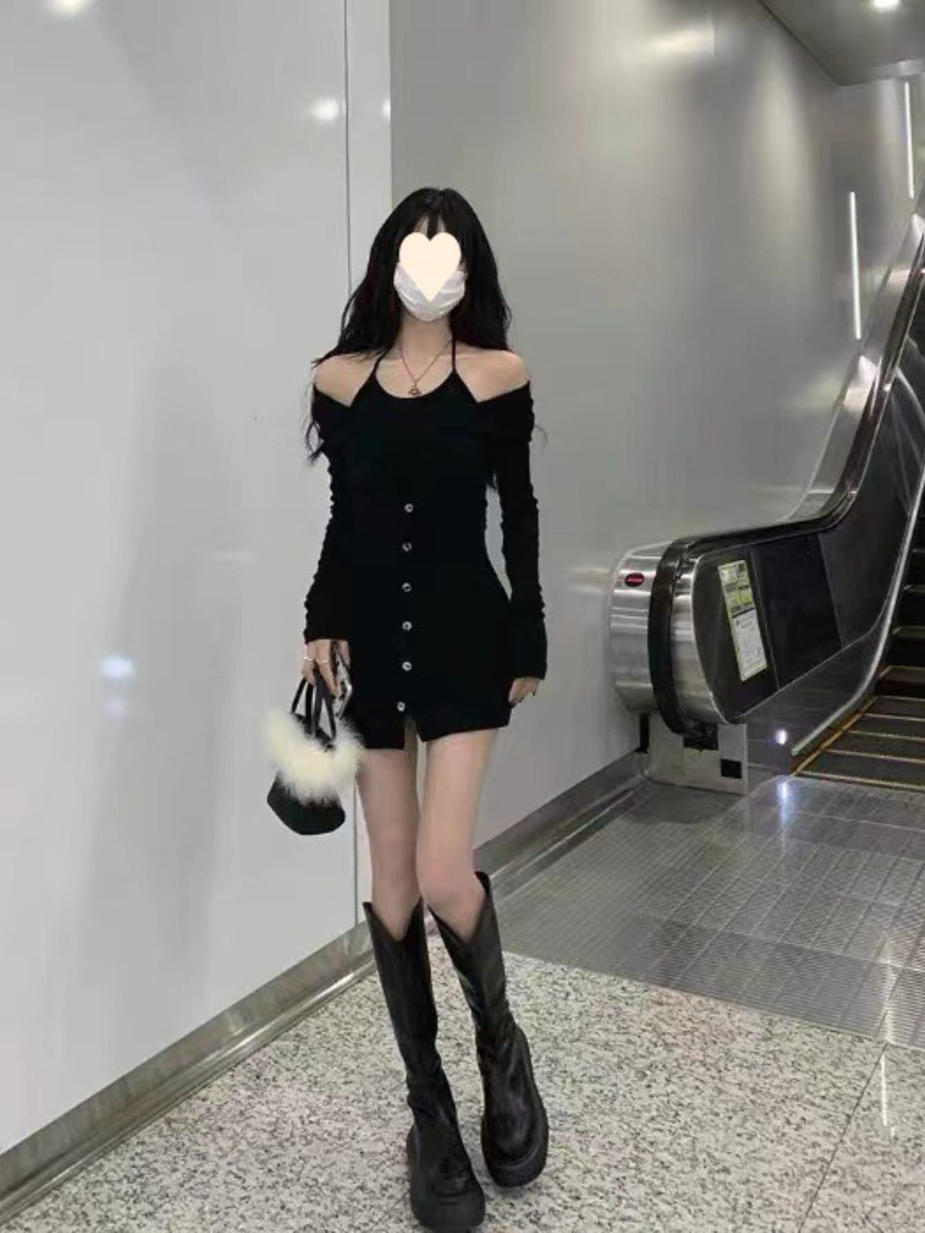 【全店30％OFFクーポン券】【純欲風】ミニ衣装 きつい 長袖 肩出し オフショル フェイクレイヤード 重ね着風 ホルターネック 前名取り草 向こう正面名取り草 リブニット 上着 膝上丈 ミニ丈 ボディコン 着痩せ 細押し出し 谷あい見せ 美影ぼうし