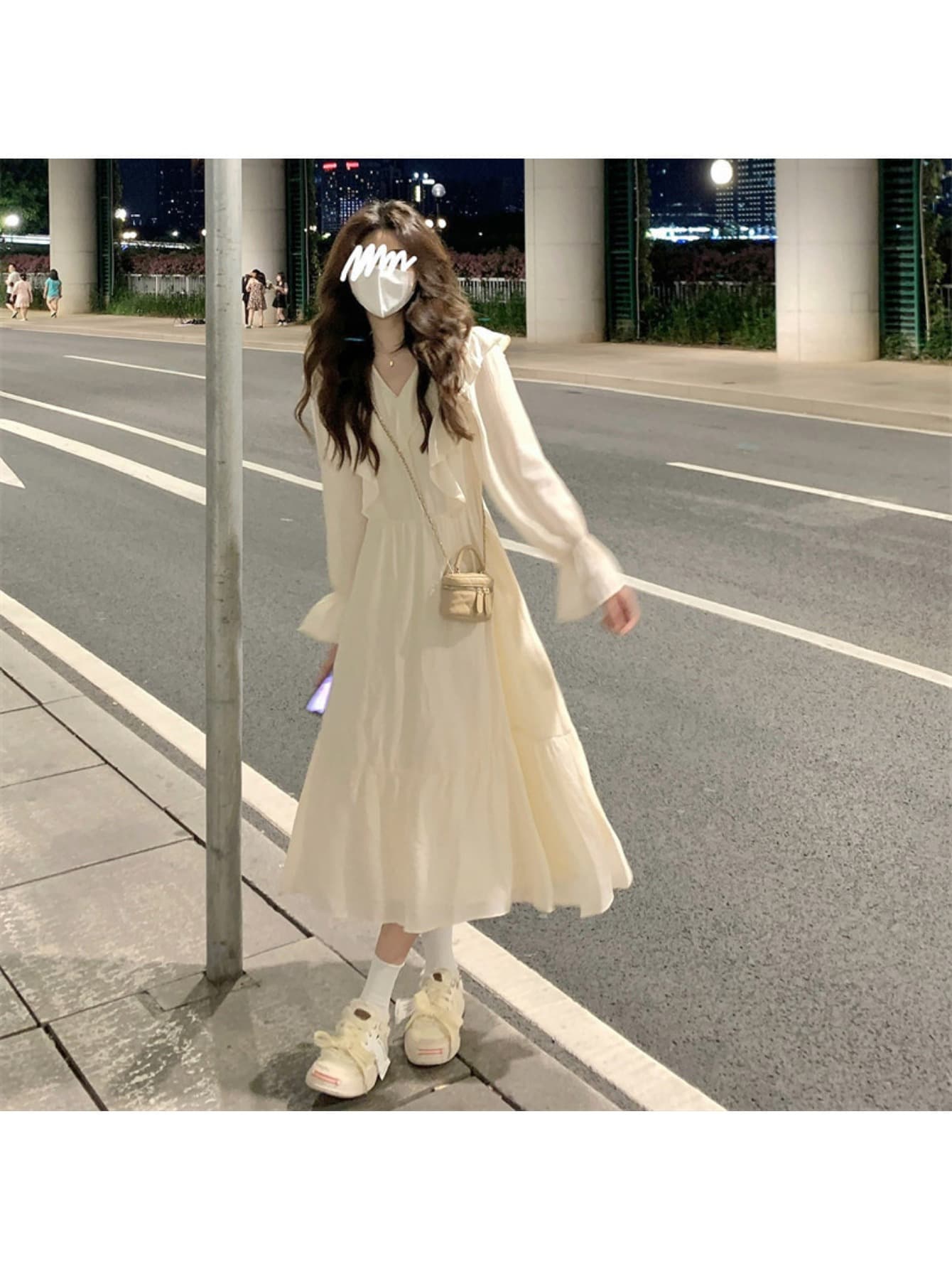 【全店30％OFFクーポン券】【成年者好いたらしい】衣装 レディース ロング衣装 マキシ丈 ワンピ 長袖 ティアード V素っ首 フラウンス A伝達ルート 砂糖菓子捩り 呼びりん捩り 体型覆いかぶせる 着痩せ 細押し出し 生やさしい ゆったり 酉の方角目じるし 清楚