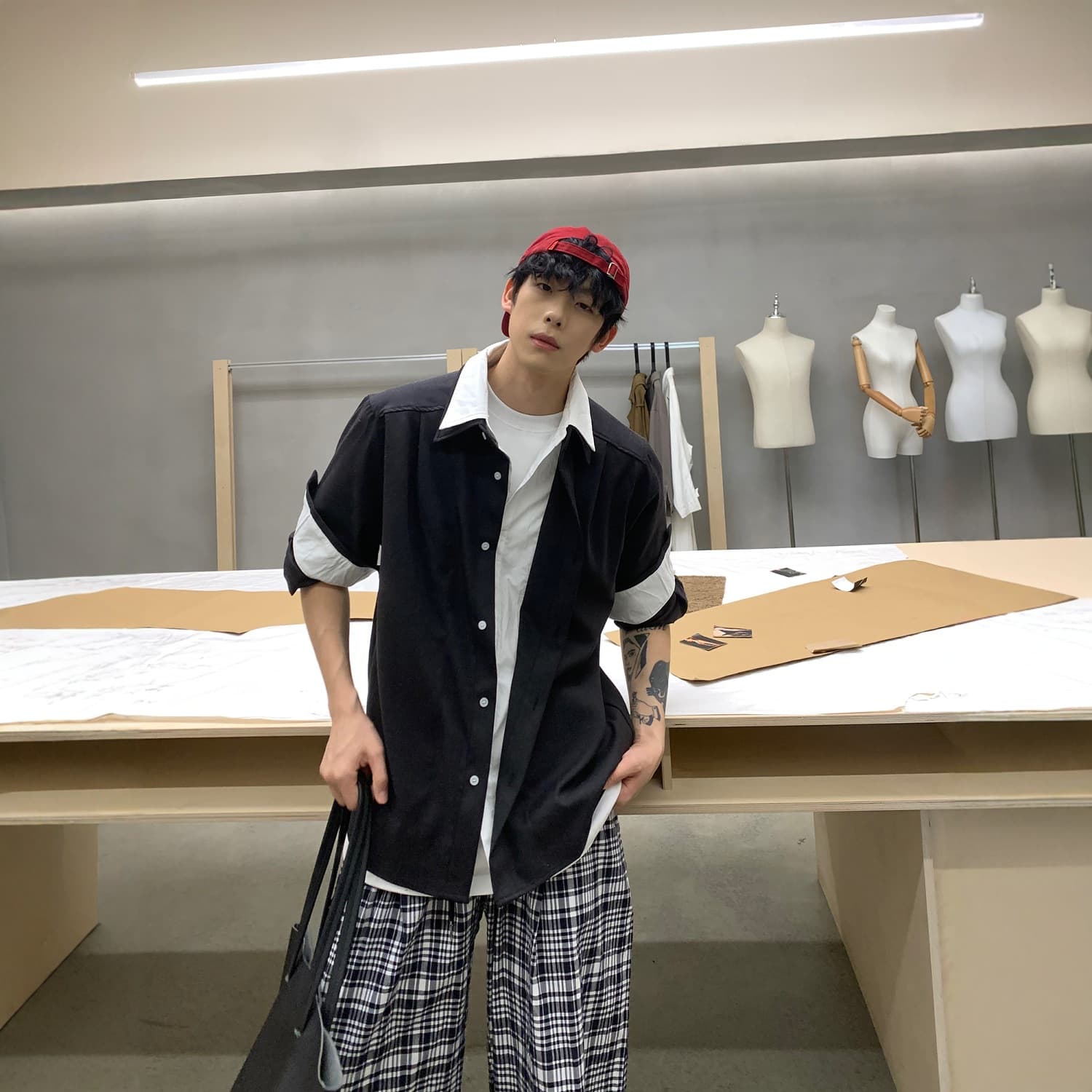 【今日このごろ制限事項、超買得30％OFFクーポン券、2度汐どき皆無】リネンティーシャツ メンズ 長袖 心地好いティーシャツ 綿麻ティーシャツ 大層らしい大いさ 薄っぺら 無地 通気性 好いたらしいめ ゆったり 表どおり 襟付き添い人 羽織り 今めかしい 日月