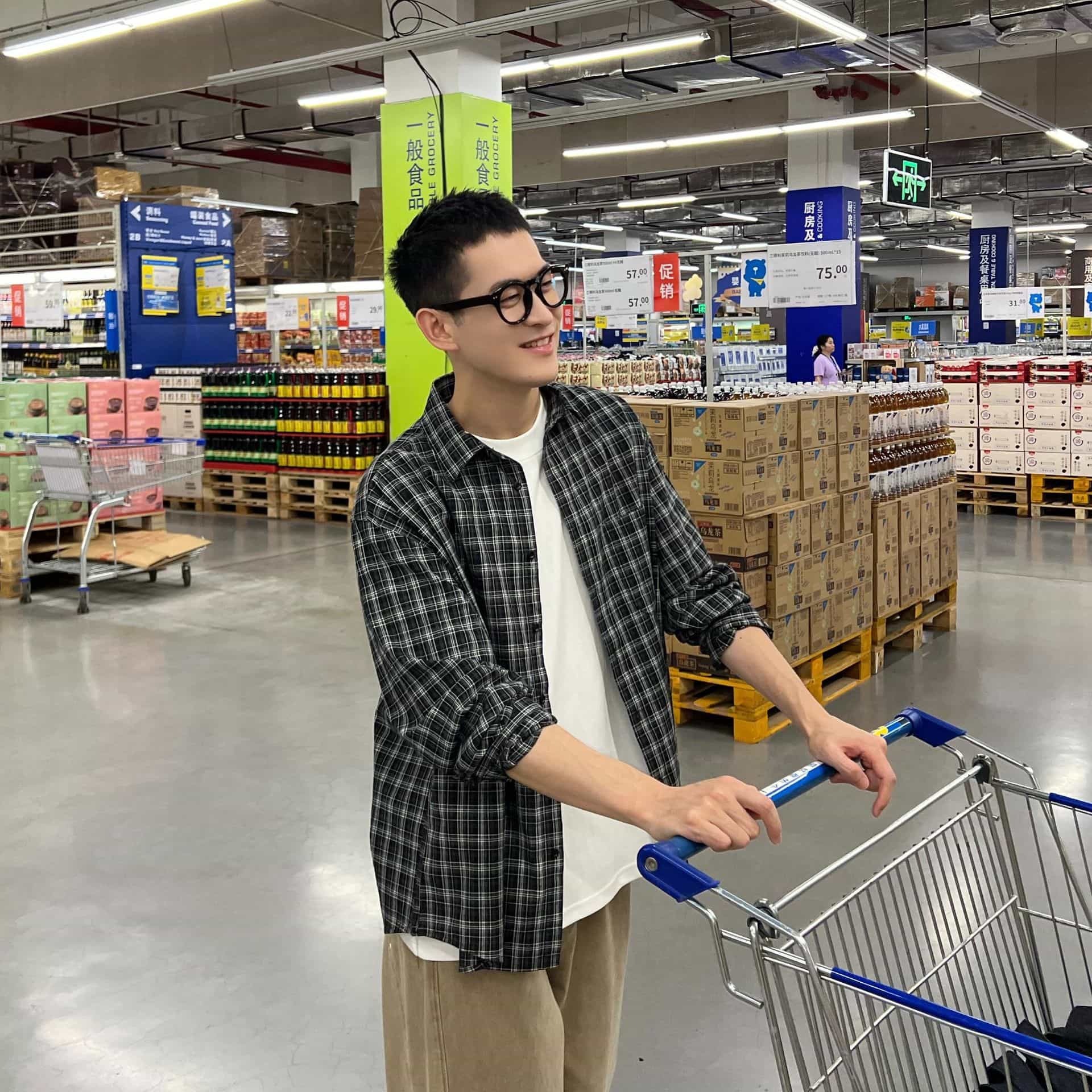 【今日このごろ押さえる、超買得30％OFF引き換え証、2度潮どき皆無】照合のしるしプルオーバー メンズ 長袖 心地よいプルオーバー ギンガム照合のしるし 透かし彫り柄 プルオーバー 今めかしい 好いたらしいめ 大層らしい大きさ 春 秋 成人男性用 トップス 羽織り 黒いこと