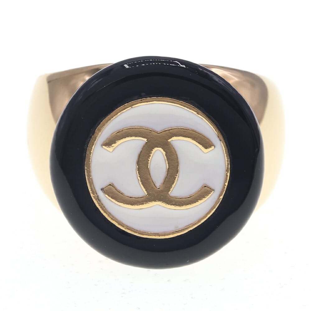 エレガントな存在感☆【CHANEL】 シャネル CCロゴ リング cc CHANEL(シャネル) 指輪・リング(レディース) - 海外通販のBUYMA