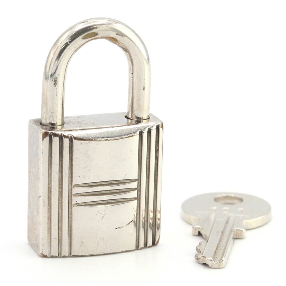 楽天市場】【美品】エルメス HERMES カデナ キー ゴールド 金属