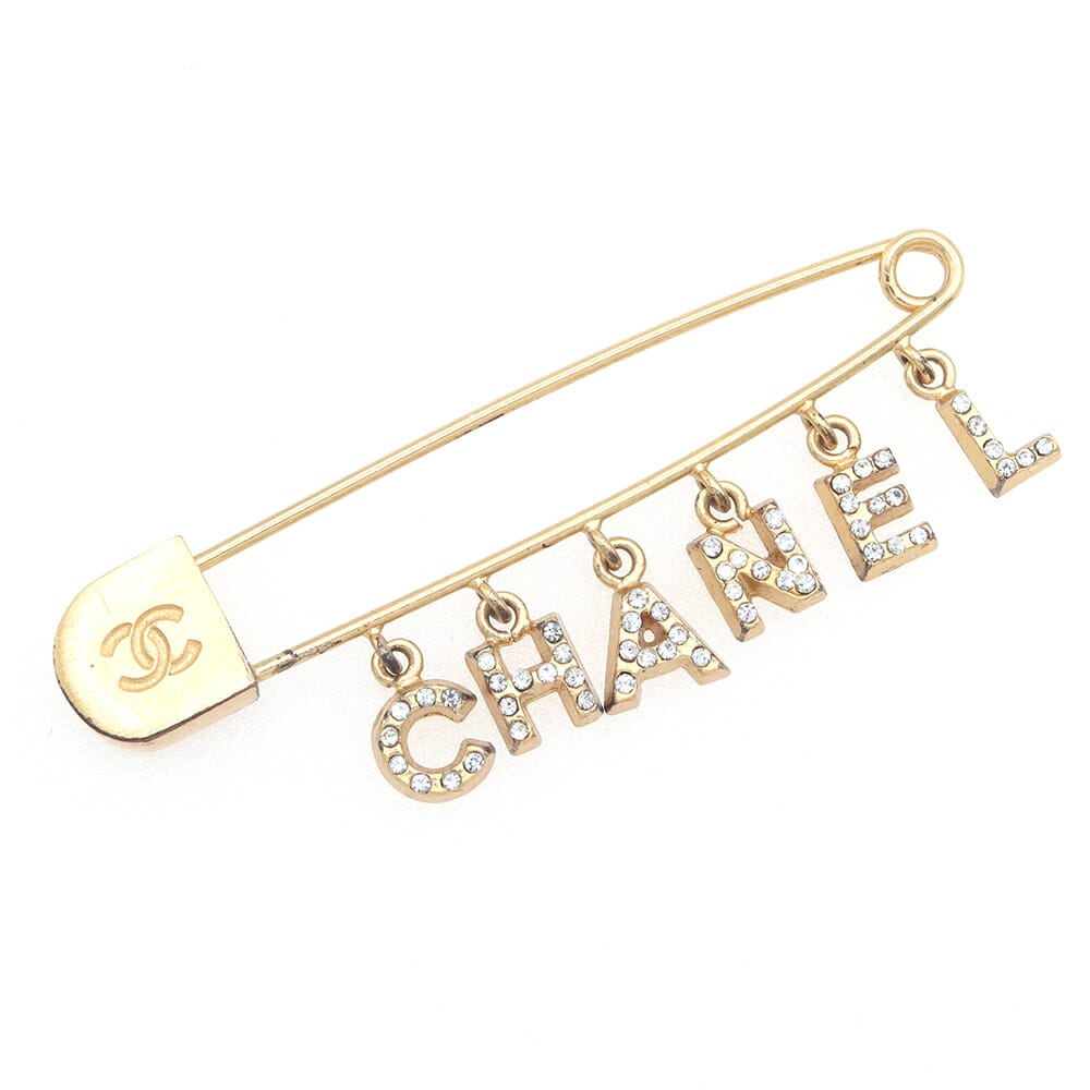 シャネル ブローチ ゴールド メタル ラインストーン 中古 ピンブローチ ロゴ 安全ピン アクセサリー ファッション レディース CHANEL｜マダムブランド 店
