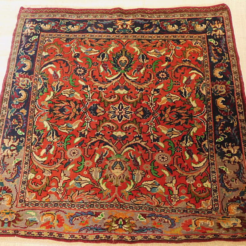 オールドじゅうたん トルコ コンヤ産 119x117cm 50年物 ソファ前マットサイズ Old Carpet from Turkey|キリム専門店マンモスイスタンブル