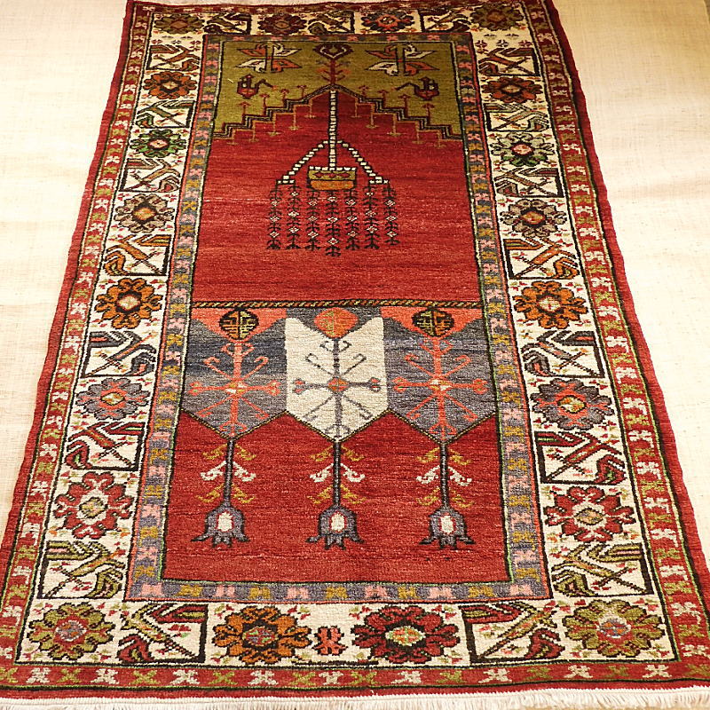 オールドじゅうたん コンヤ産 205x109cm 55～60年物 ソファ前サイズ　Old Carpet from Turkey｜キリム専門店マンモスイスタンブル