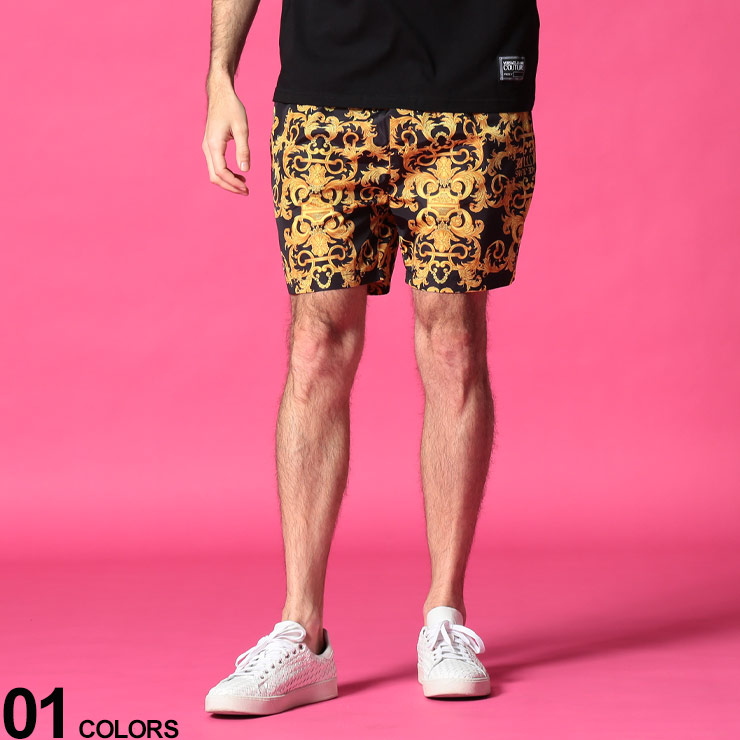 Versace Jeans Couture ヴェルサーチェ ジーンズクチュール 総柄プリント 前閉じ ショートパンツブランド メンズ 男性 ボトムス パンツ ショートパンツ ショーツ プリント 総柄 春 夏 スポーツ Vca4gwa1a Bla Org Bw