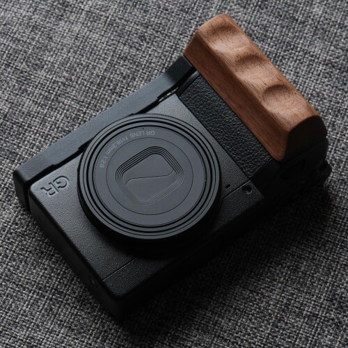RYDSCAM 実木 カメラグリップ 、対応 Ricoh リコー GR IV GR4 カメラ専用 L型クイックリリース プレート ? 独自防滑指溝 ? 超極細繊維植絨?高級珍木 木製ハンドル (クルミ黒板)|まばし商店