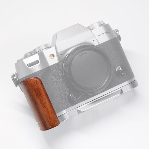 Iborrys 高級実木 カメラグリップ 、 対応 FUJIFILM FUJI 富士 X-T50 XT50 カメラ 、 専用 L型クイックリリース プレート 職人手作り プレミアムレトロ天然 木製ハンドル (鉄木銀板)｜まばし商店