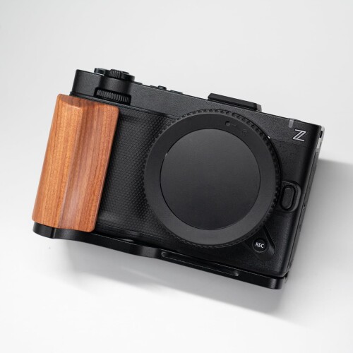 Iborrys 高級レトロ実木 カメラグリップ 、対応 Nikon ニコン ZR カメラ 、 専用 L型クイックリリース プレート 職人手作り プレミアム天然 木製ハンドル (砂漠鉄木黒板)|まばし商店