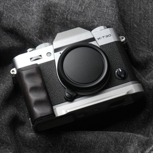 RYDSCAM 実木 写真器手持ち部分 、相応う FUJIFILM FUJI 富士 X-T30 III 写真器専用 L型クイック発行 一皿?事あたらしい防滑指溝 ? 超極細衣料繊維植絨 ? 御膳上等珍木 木製手持ち部分 (紫光まっ黒銀板) アクセサリー・部品-三脚-TV・オーディオ・カメラ