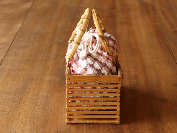 お歳暮 竹カゴバッグ 花しおり 有松 鳴海絞り 竹かごバッグ 紅梅 有松絞り 赤 ピンク グレー 紺 青 紫 茶 粋 高級 夏バッグ 籠バッグ 天然素材 竹 伝統工芸品 和洋兼用 可 あす楽 新作モデル Aqsasport Org