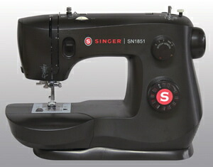 【ミシン】【5年引き請ける】【貨物輸送無料】SINGER 歌うたい 電動ミシン SN-1851 SN1851 フットコントローラー式 【ミシン本体】【みしん】 家電-生活家電