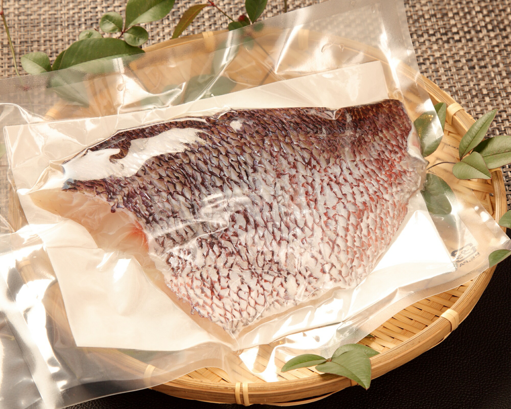 業務用 沼津産【冷蔵】鯛フィレ真空 約4.5kg(皮・腹骨付き) 1袋約200-600g マダイフィレ フィーレ さしみ 真鯛 おさしみ 鯛フィーレ 鯛 海鮮 鯛刺身 タイさしみ 真鯛さしみ マダイ 魚フィレ タイフィーレ タイフィレ 誕生日 ギフト 海鮮 魚 鯛刺し 刺身 さしみ 鯛さしみ