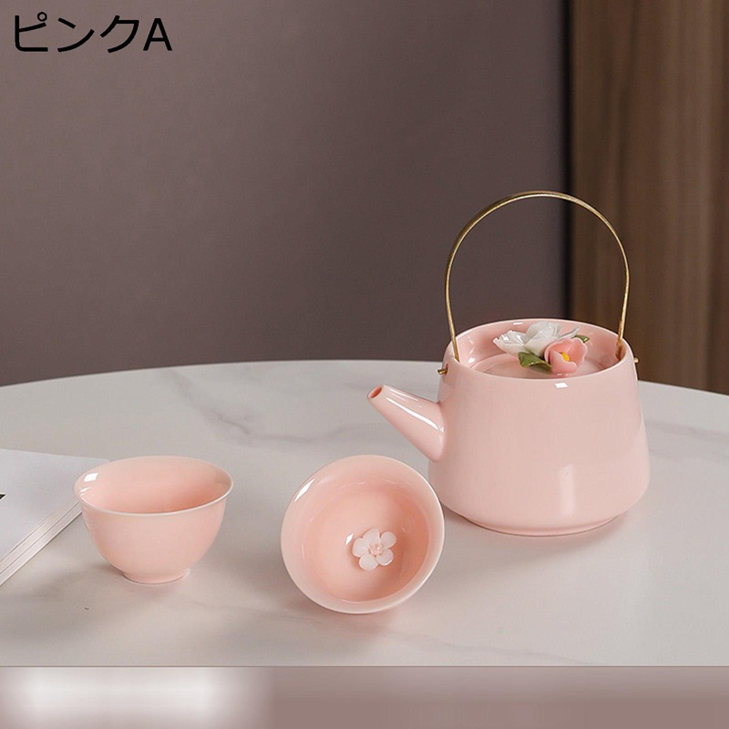 番茶器仕かける さくら色 急須仕かける 立体花飾りつけ 水呑み底に花付き添い人 2客/4客 ティーセット 湯呑 茶器 陶磁茶具 軽さ 御上さん うしろ帯風 円型御盆付き添い人 和風急須 持っていく用 旅する用 お出かけ用 住まい用 御客さん用