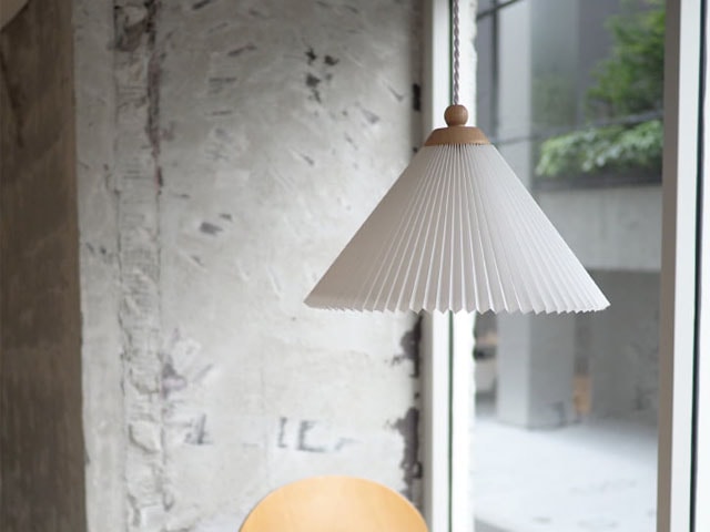 Stilla スティラ ペンダントライト　プリーツによる繊細な陰影　Maison de lustre 20,625円