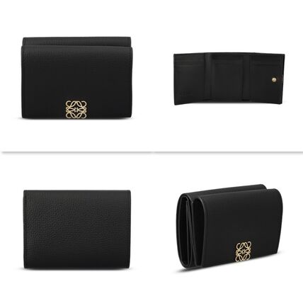 即発能力のある LOEWE ロエベ アナ瓦 トライフォールド ウォレット（ペブルグレインカーフ） レディース ANAGRAM TRIFOLD WALLET BLACK 貨物輸送関税込み 新品 定まり品 C821TR2X16 1206