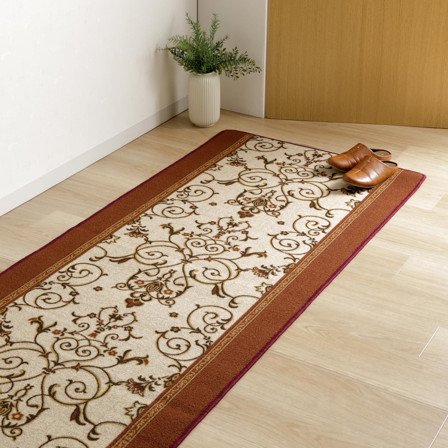 イケヒコ 廊下敷き ブロンズ 約80×700cm ワイン 廊下 マット ロングマット 防音 滑り止め付き ダマスク柄 クラシカル おしゃれ #1312220283401
