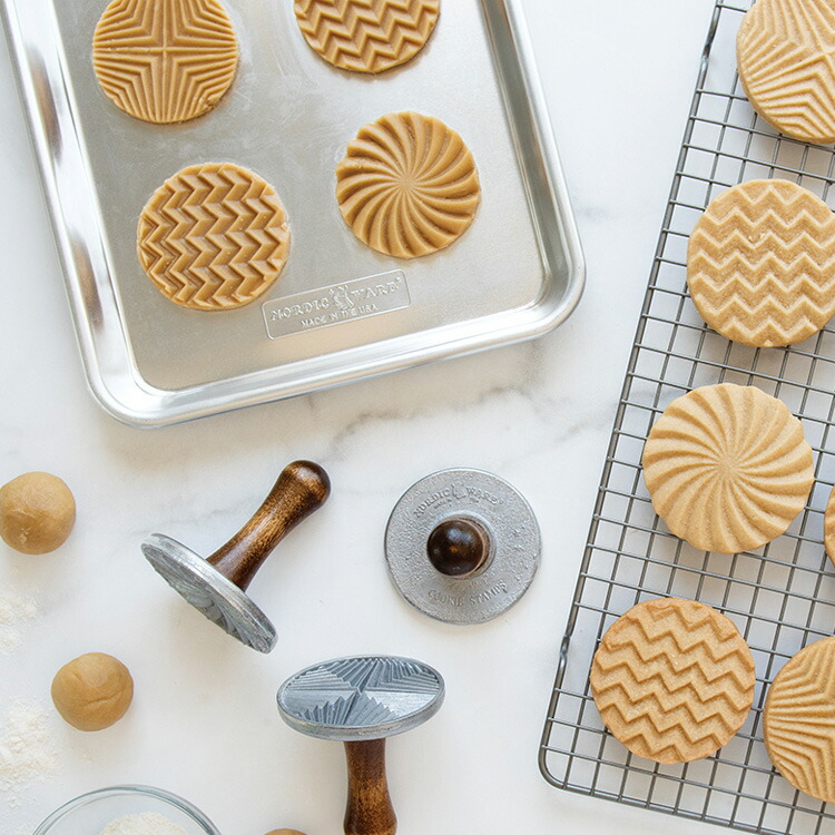 【楽天市場】ノルディックウェア ゲオ キャスト クッキースタンプ NORDICWARE らせん 幾何学模様 ※柄は天然木を使用しているため