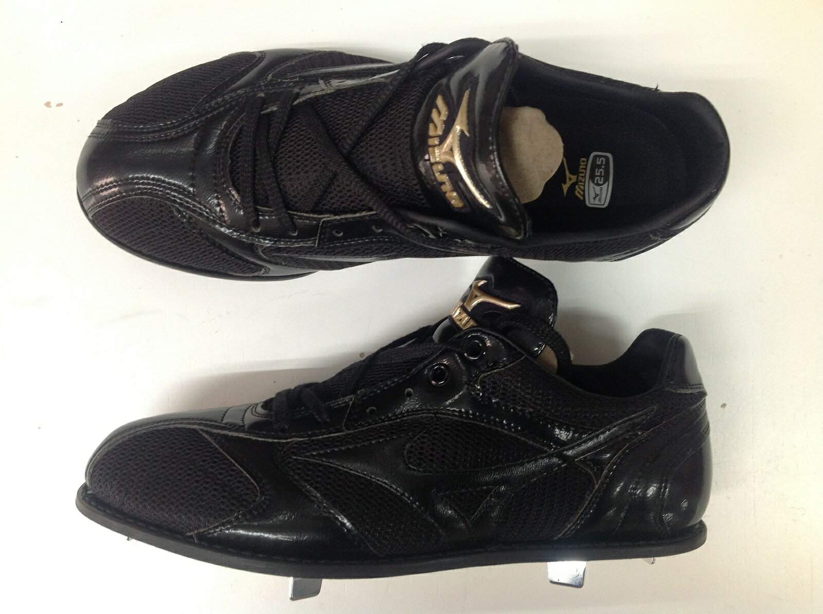 mizuno leather shoes