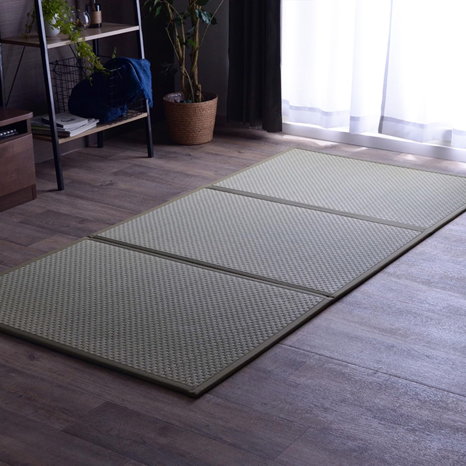 イケヒコ い草 マットレス 寝具 ラグマット フレア セミダブル 約120×210cm グリーン コンパクト 三つ折り 日本 国産 畳 カビ防止 置き畳 軽量 梅雨 湿気 対策 新生活 こたつ敷 #8328429