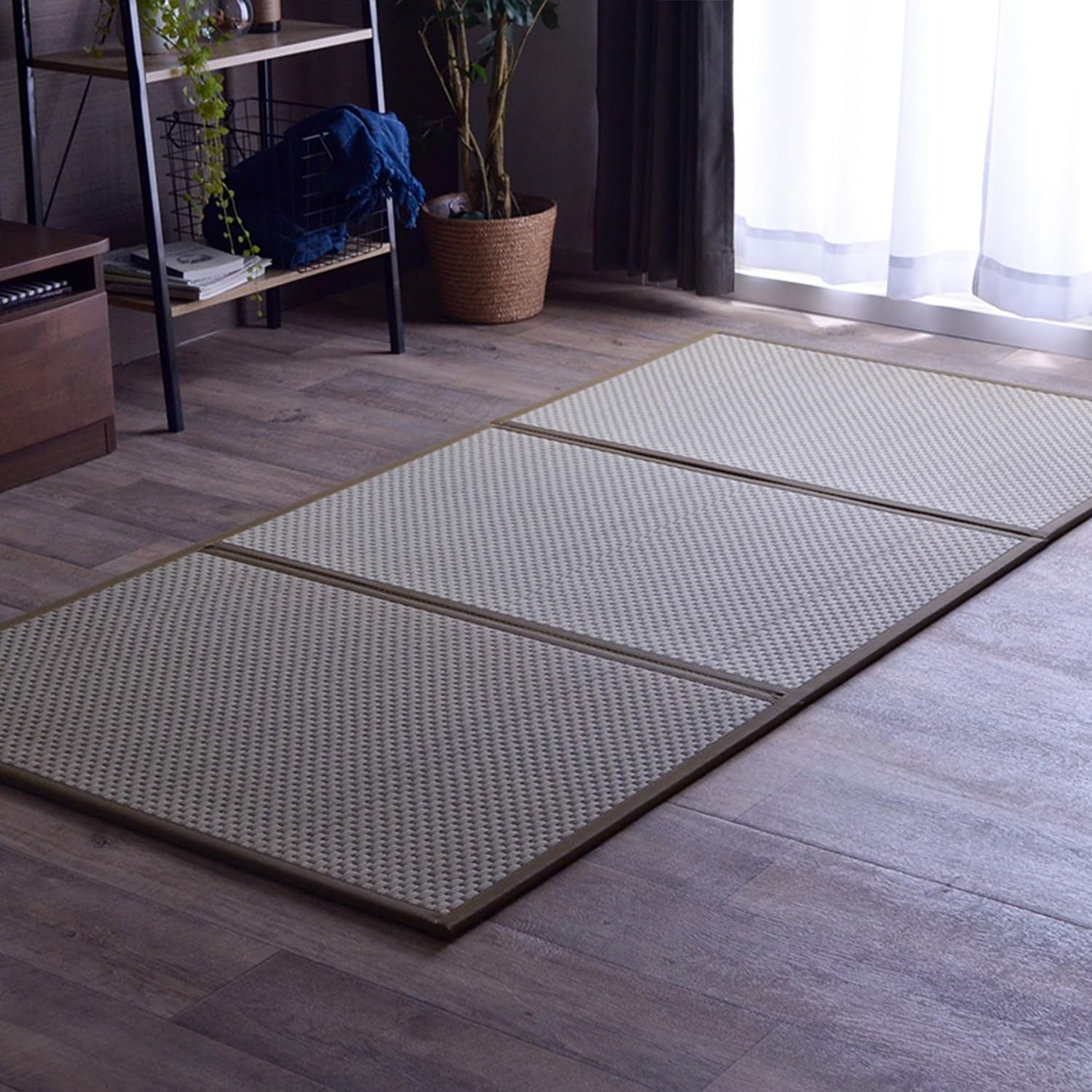 イケヒコ い草 マットレス 寝具 ラグマット フレア ダブル 約140&times;210cm ベージュ コンパクト 三つ折り 日本 国産 畳 カビ防止 置き畳 軽量 梅雨 湿気 対策 新生活 こたつ敷 #8328139｜SelectSHOP 岐阜 店 14,400円