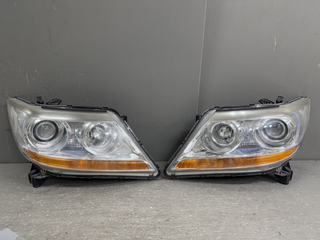 エリシオン プレステージ SG 前期(RR5) 純正 スタンレー 破損無 動作保証 ヘッドライト HID バラスト レベ付 キセノン 左右セット ヘッドランプ P7040 p052730 中古20250212