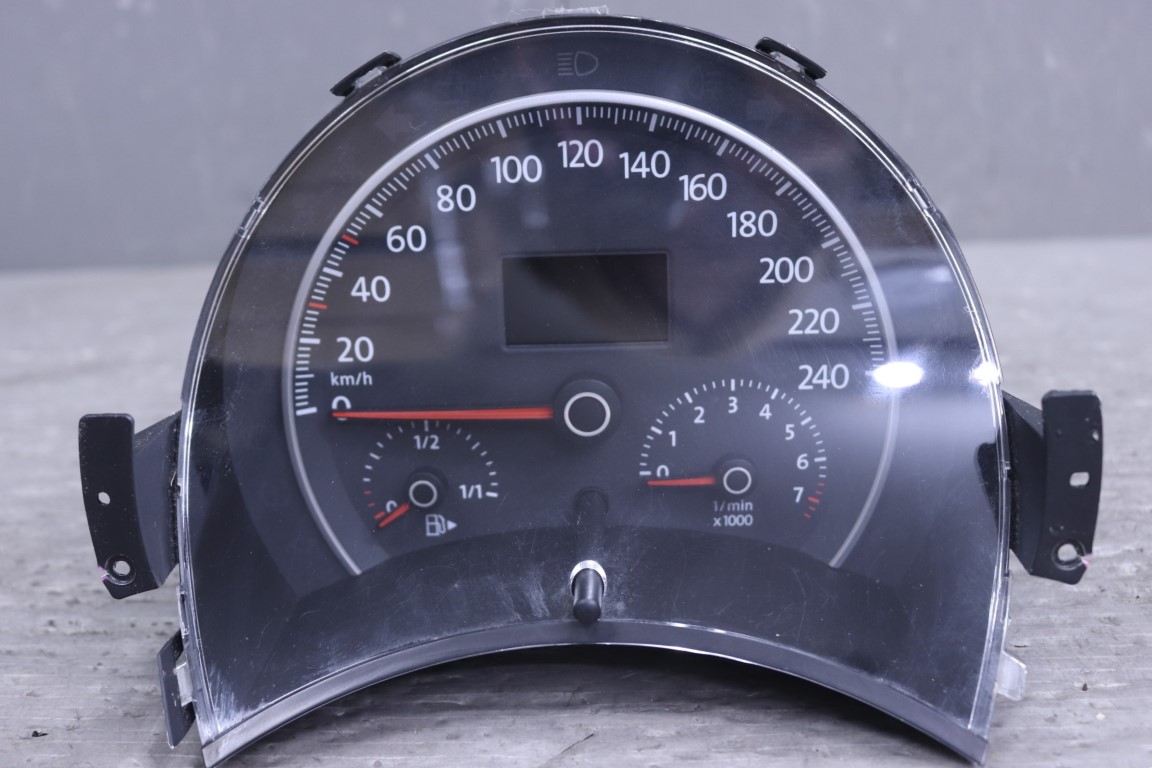 VW ニュービートル 2.0 右H 後期(9CAZJ 9C) 純正 動作保証 スピードメーター タコメーター 73265km p060799 中古20260212