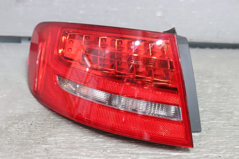 アウディR8 US テールランプ　左右　中古. 送料込 楽天市場】アウディ A4 1.8 TSFI セダン 右ハン Audi 前期(8KCDH