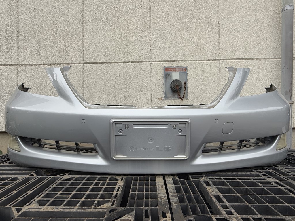 (Y)LS460バンパー前期(後期仕様バンパー さぶろー様専用 LS460後期仕様バンパー - メルカリ