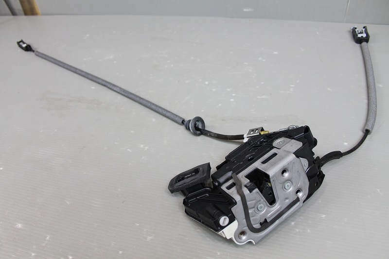 VW ザ・ビートル 右ハンドル 前期(16CBZ 16C) 純正 破損無 動作保証 左 ドアロック アクチュエーター 5K2 837 015 H p046631 中古20240502