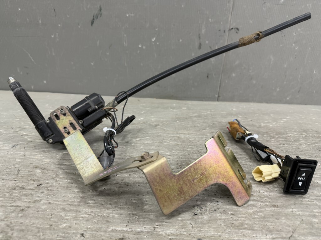 トヨタ ポルテ 130I(NNP10) 純正 破損無 動作保証 電動コーナーポール スイッチ ハーネスセット p061699 中古20260331