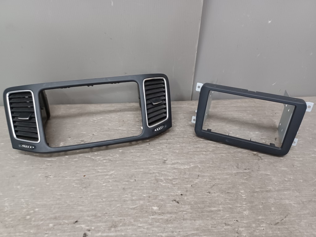 VW シャラン TSI コンフォートラインブルーモーションテクノロジー(7NCAV 7N) 純正 破損無 動作保証 オーディオパネル エアコン吹出口 ナビパネル p054238 中古20250416