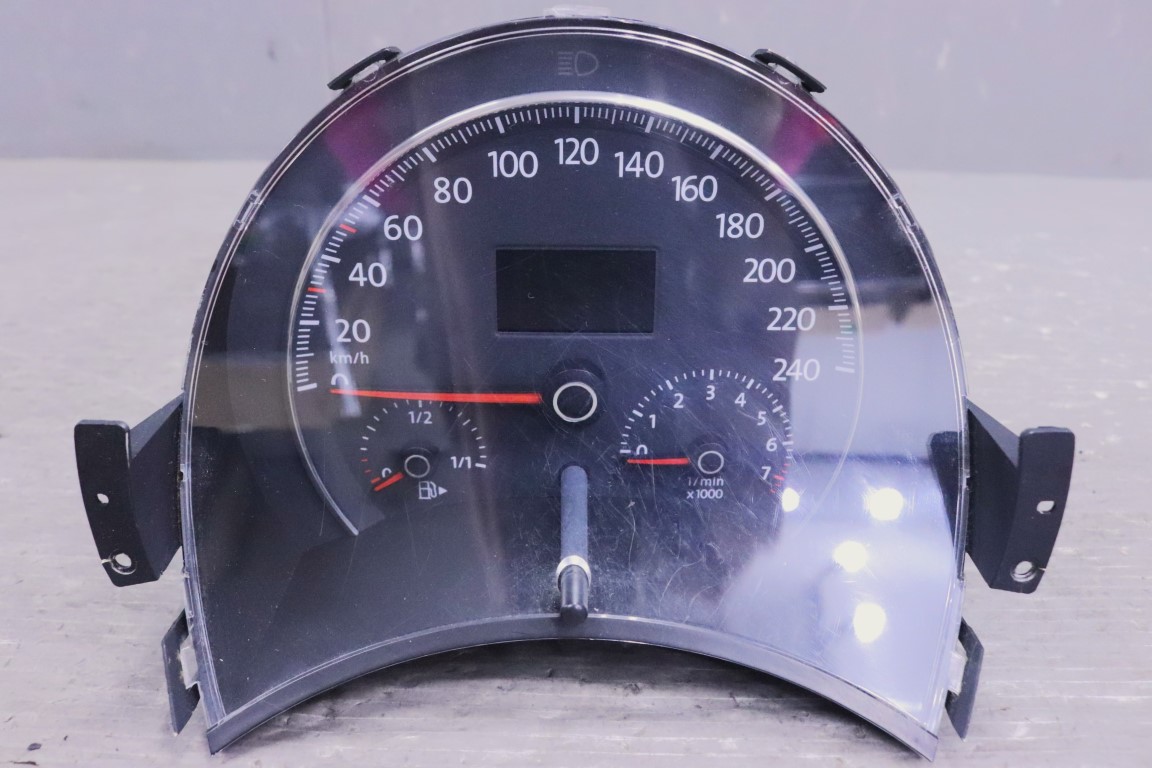 VW ニュービートル カブリオレ 右H 後期(1Y) 純正 動作保証 スピードメーター タコメーター 94798km p061789 中古20260403