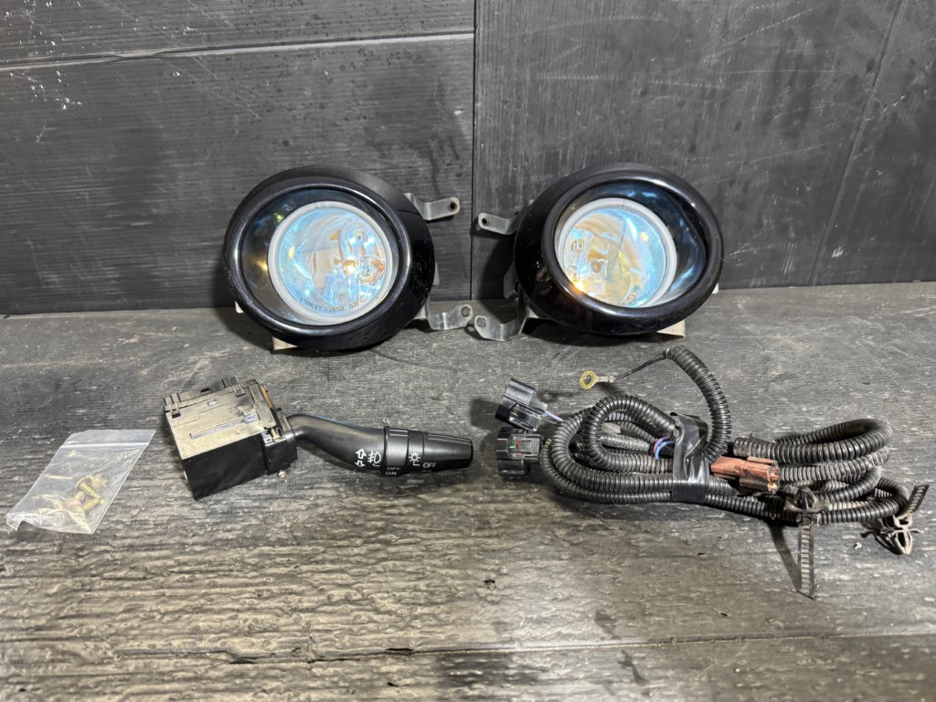 モビリオ XT(GB1) 純正 スタンレー 破損無 動作保証 フォグランプ ハーネス スイッチ 左右 B92P P3879 p061972 中古20260413