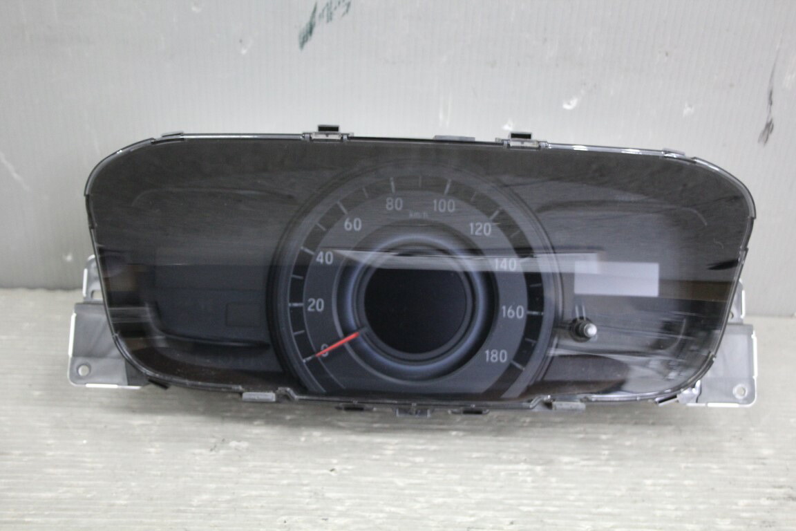 オデッセイ G 前期(RC1) 純正 破損無 スピードメーター p054959 中古20250512