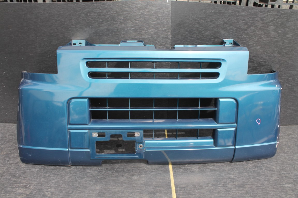 エブリィ 5MT (DA64V) 純正 フロントバンパー ZDC 71711-68H00 破損無 DA64V-2 EVCF-2 15132-0008 p055168 中古20250520
