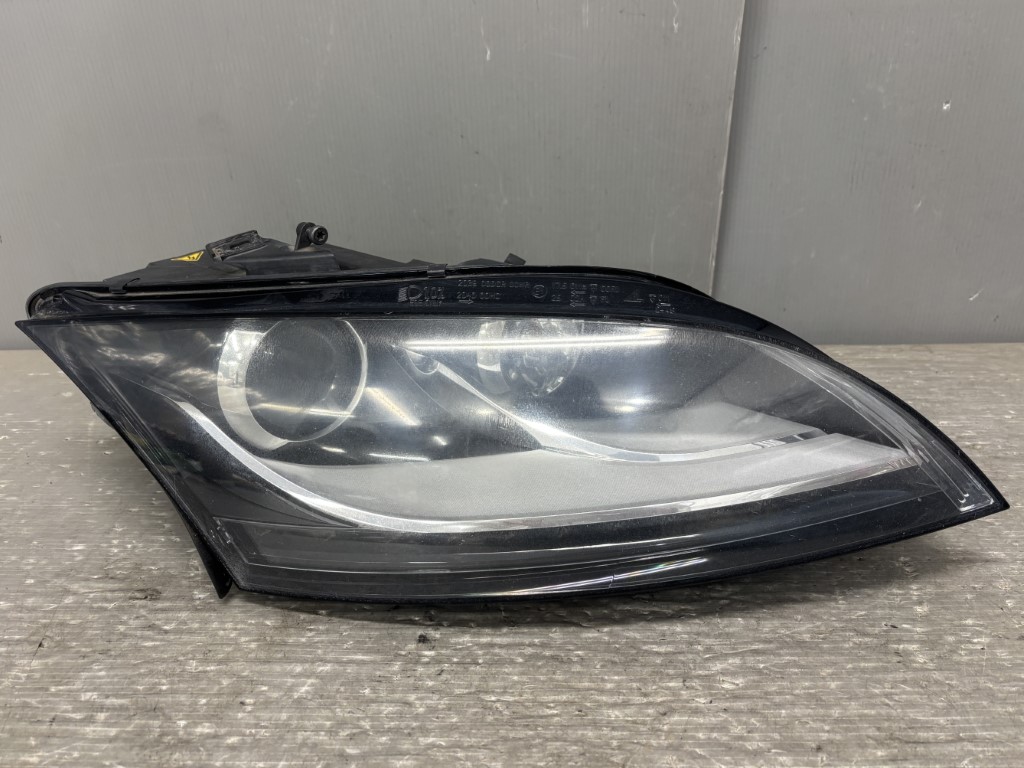 ★美品★アウディ TT 8N 純正 右ヘッドライト HID キセノン Audi Audi AUDI アウディ 純正品 キセノン ヘッドランプ 右側 TT